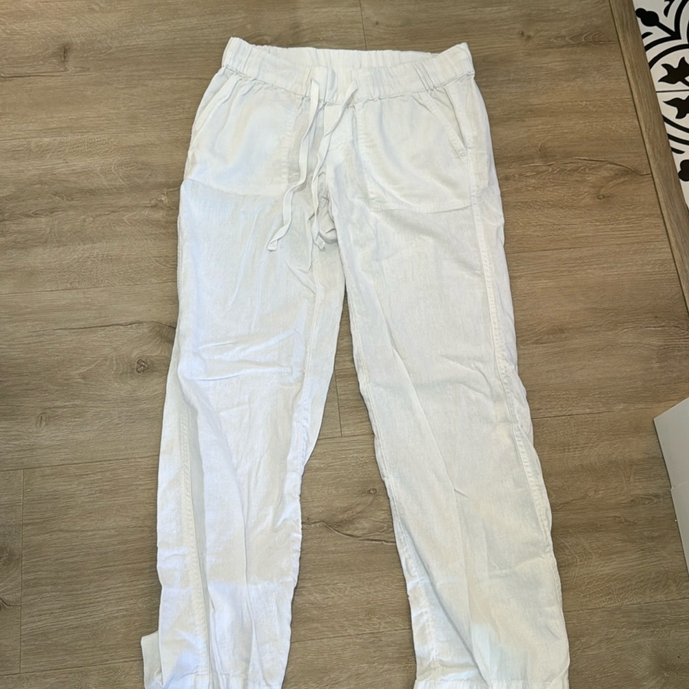 linen pants white from Nordstrom worn twice. They just don’t fit anymore.